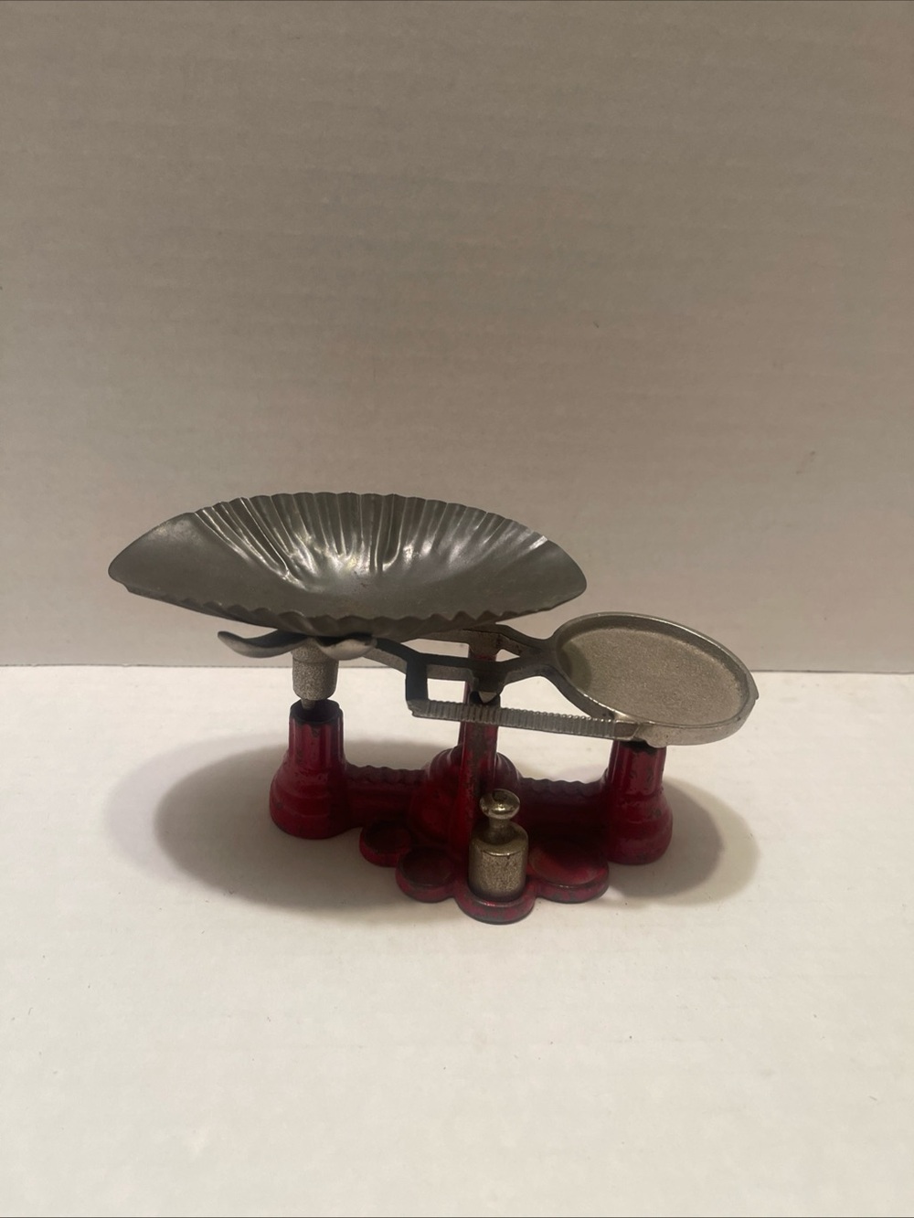 Antique Red Cast Iron Candy Scale with weighing basket 1 weight